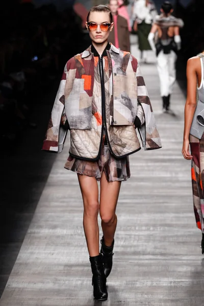 Look 38